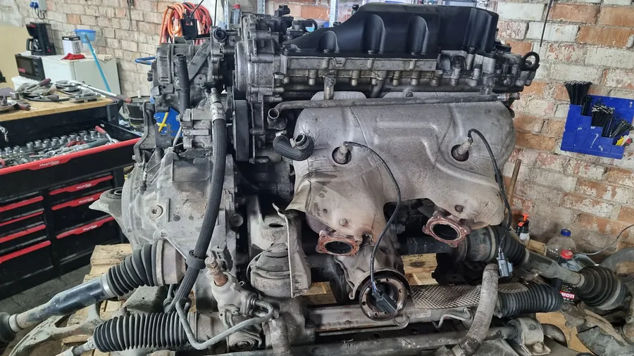 Variklio isemimo darbai autoservise Vilkaviskyje